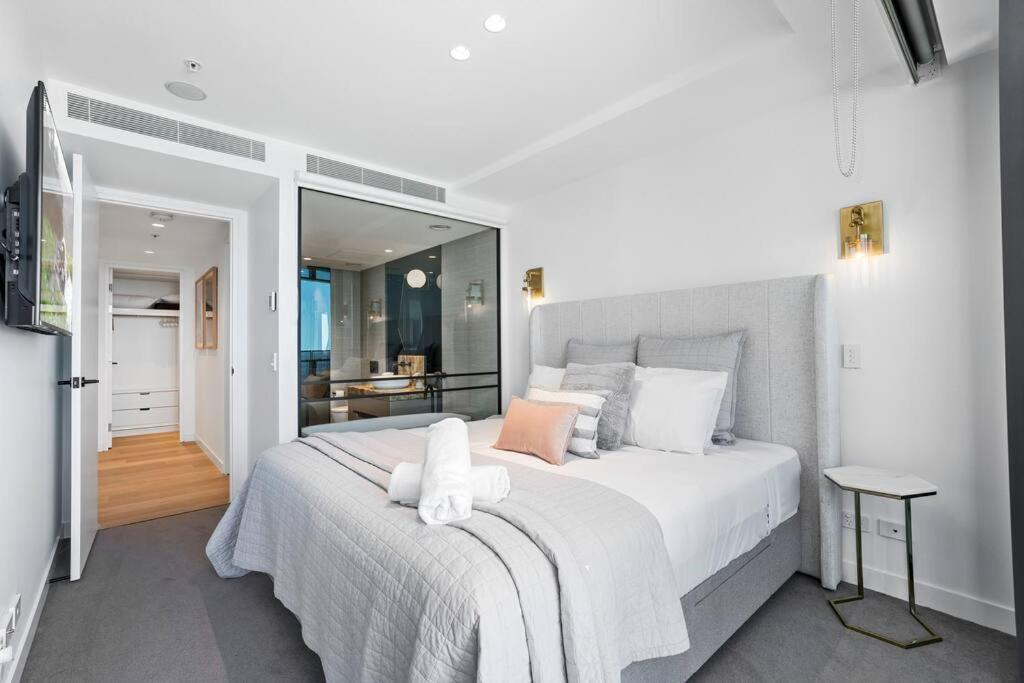 Luxury Jewel Beachfront King Apartment Gold Coast