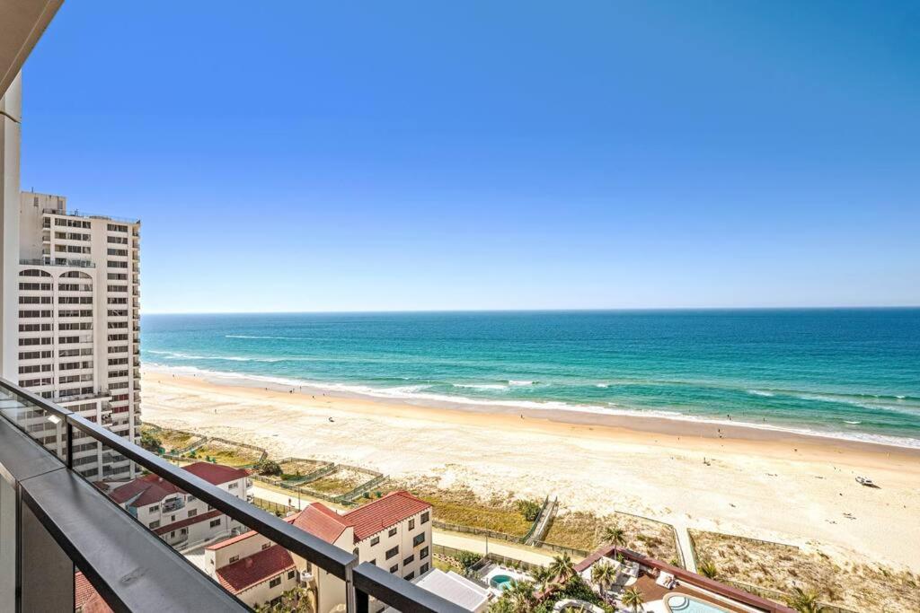 Luxury Jewel Beachfront King Apartment