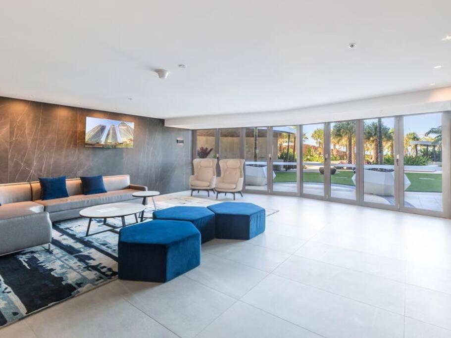 Luxury Jewel Beachfront King Apartment Gold Coast